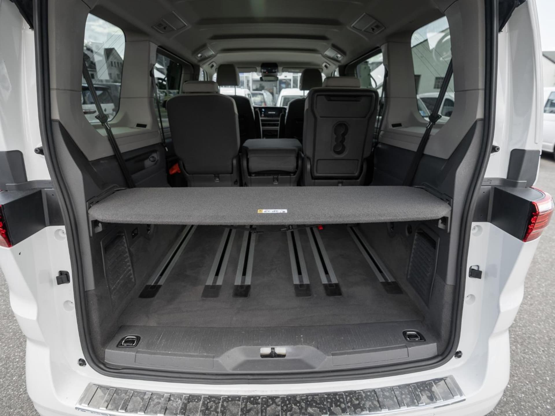 Volkswagen Multivan Basis-Modell