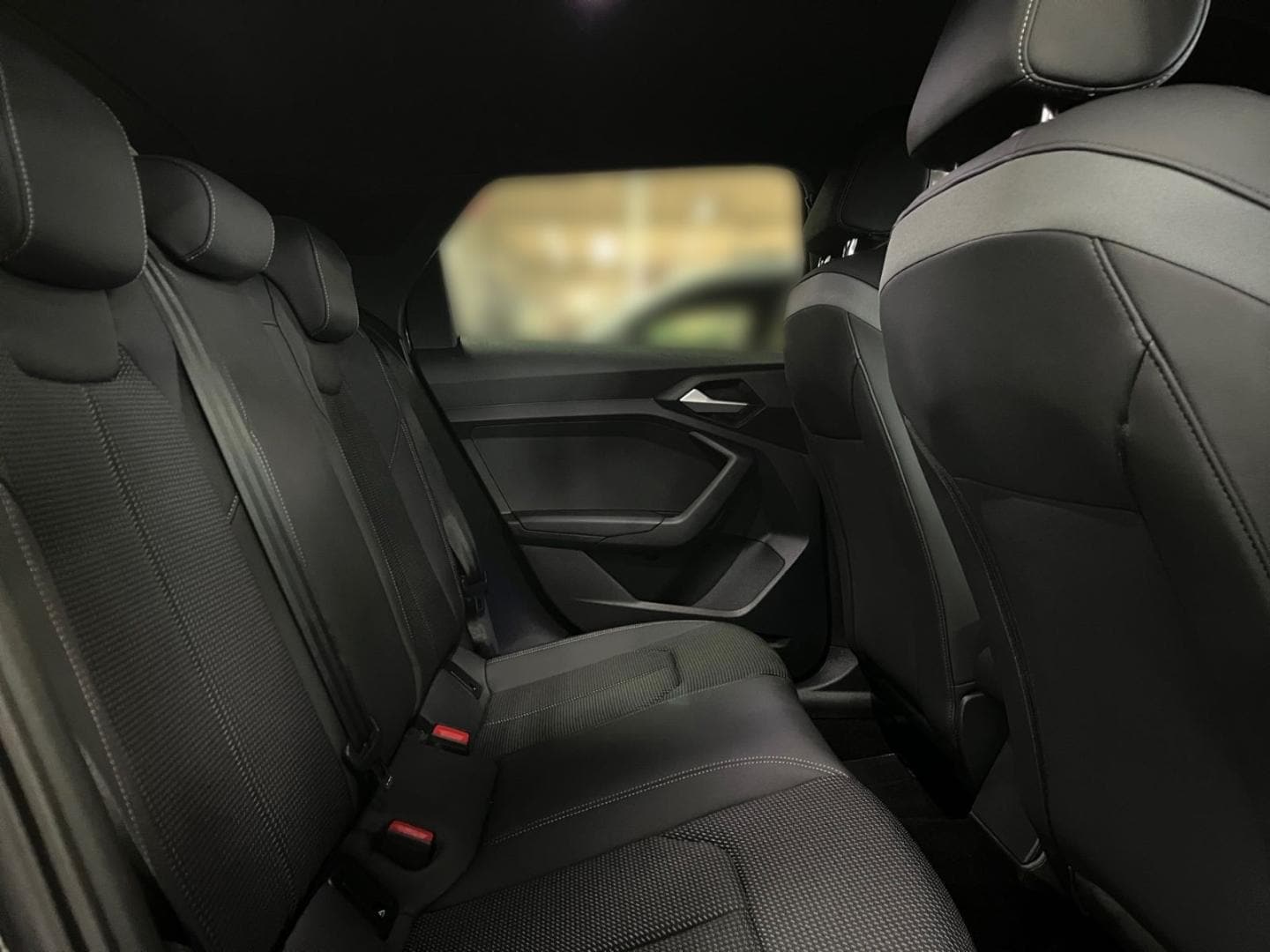 Bild über Audi A1 Sportback S line 30 TFSI S tronic - für weitere Informationen kontaktieren Sie den Audi Partner