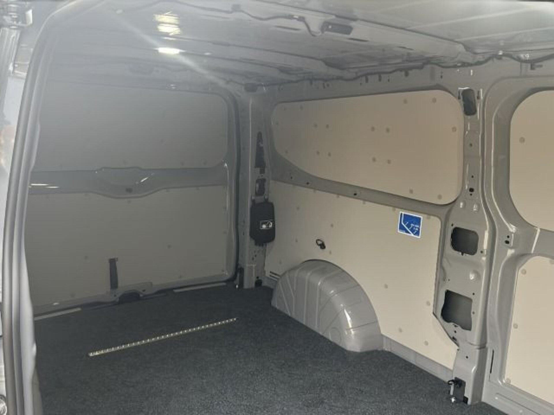 Volkswagen Transporter Kasten langer Radstand