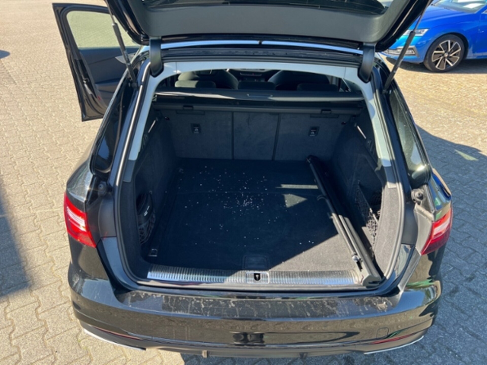 Audi A4 Avant S line