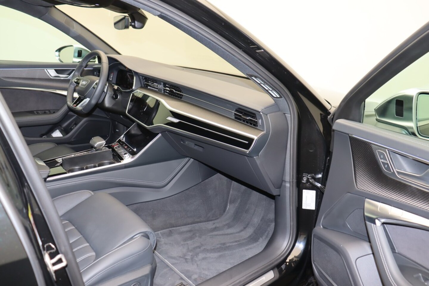 Bild über Audi S6 Limousine TDI quattro tiptronic - für weitere Informationen kontaktieren Sie den Audi Partner