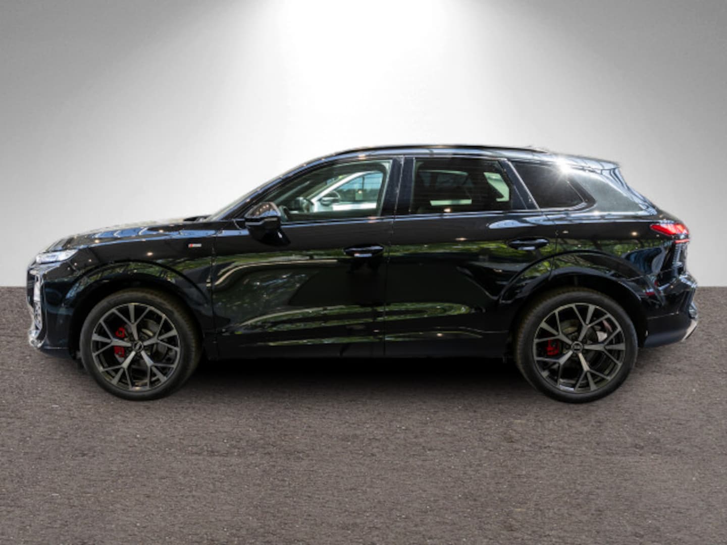 Bild über Audi Q3 SUV TFSI 110 kW S tronic - für weitere Informationen kontaktieren Sie den Audi Partner