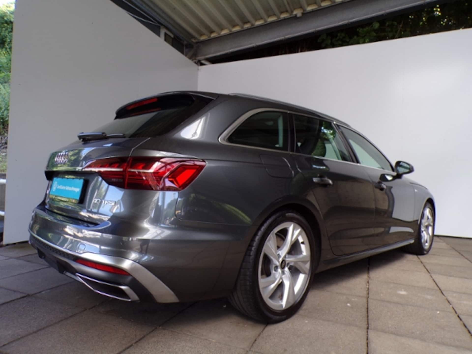 Audi A4 Avant S line