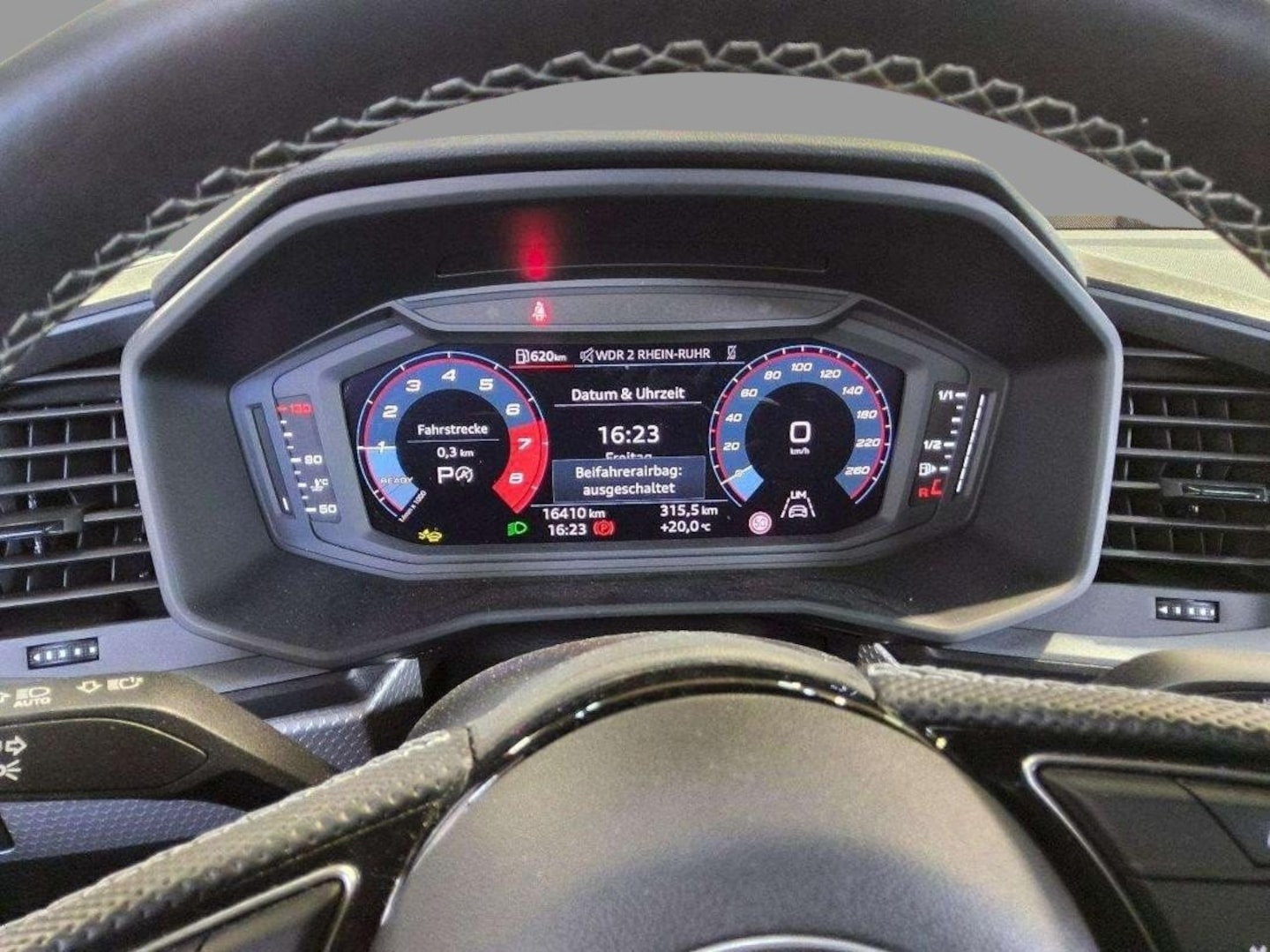 Bild über Audi A1 Sportback S line 30 TFSI S tronic - für weitere Informationen kontaktieren Sie den Audi Partner