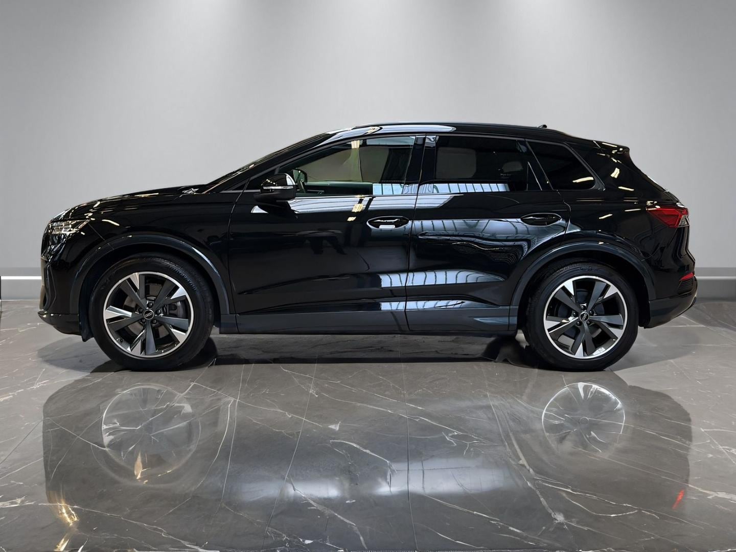 Bild über Audi Q4 e-tron 45 e-tron quattro - für weitere Informationen kontaktieren Sie den Audi Partner