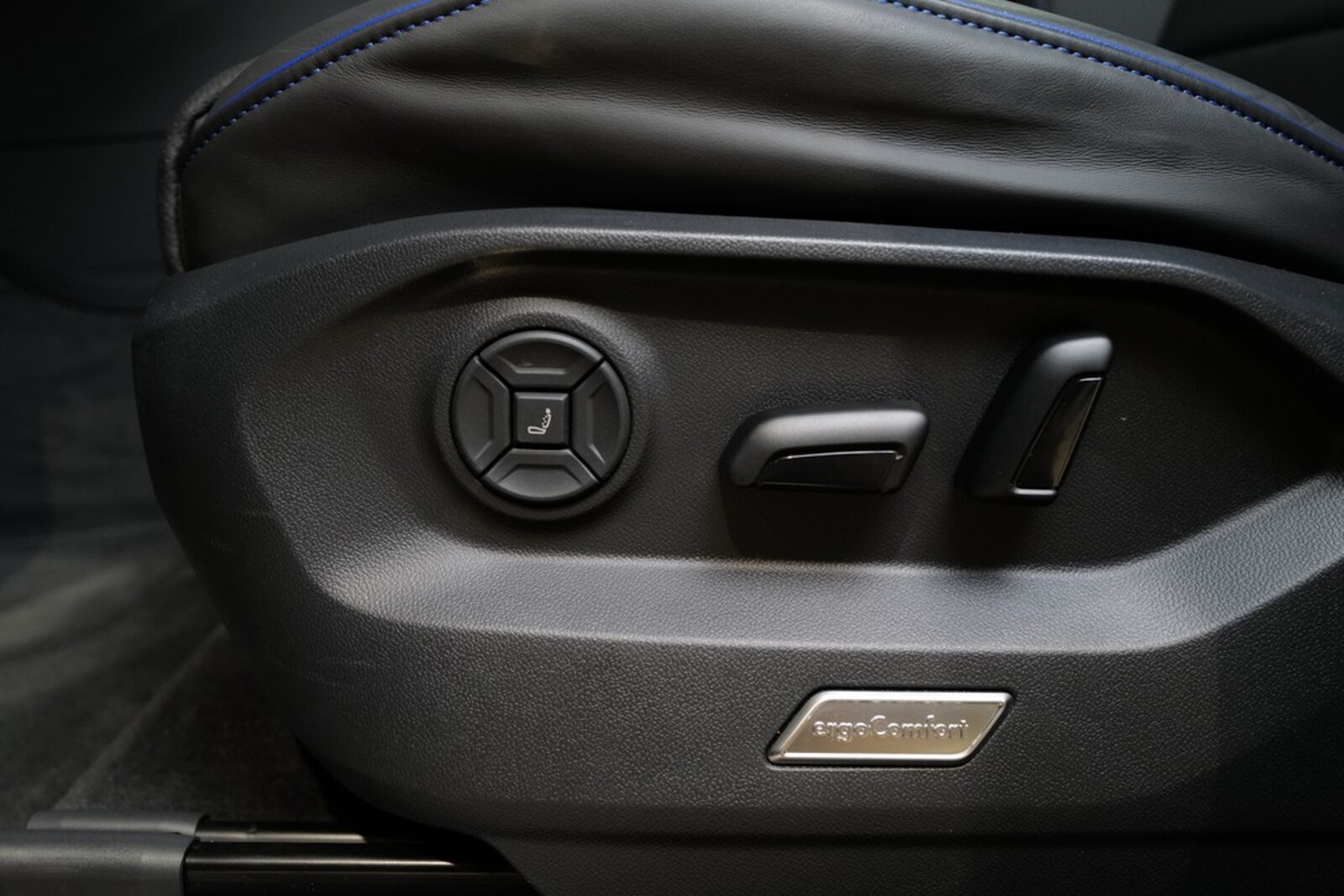 Volkswagen Touareg – Bild 13