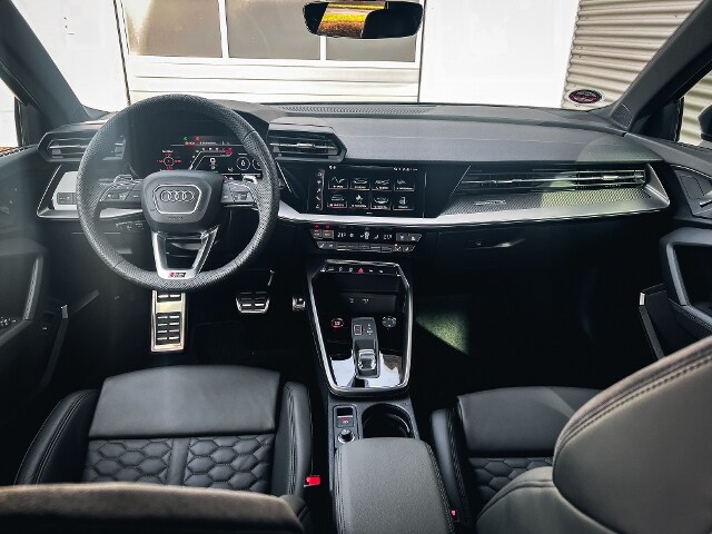 Image about Audi RS 3 Limousine TFSI quattro S tronic