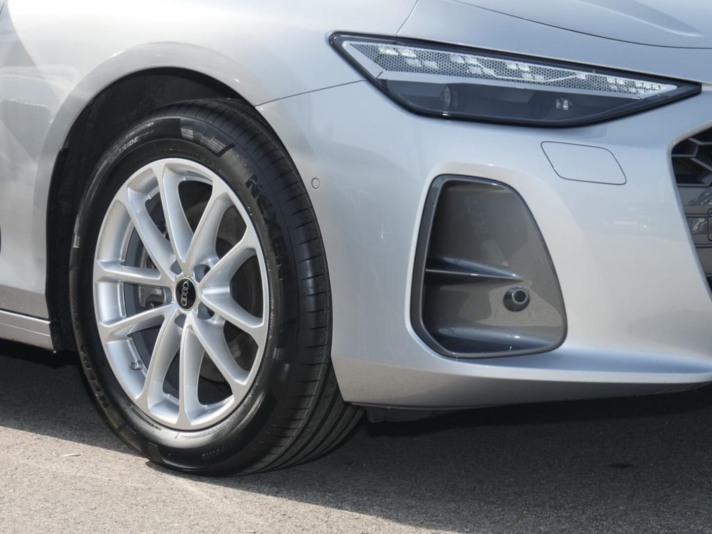 Bild über Audi A6 Avant TDI 150 kW S tronic - für weitere Informationen kontaktieren Sie den Audi Partner