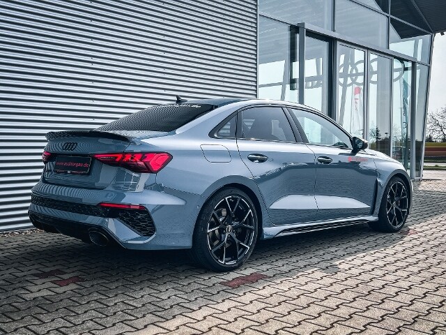 Image about Audi RS 3 Limousine TFSI quattro S tronic