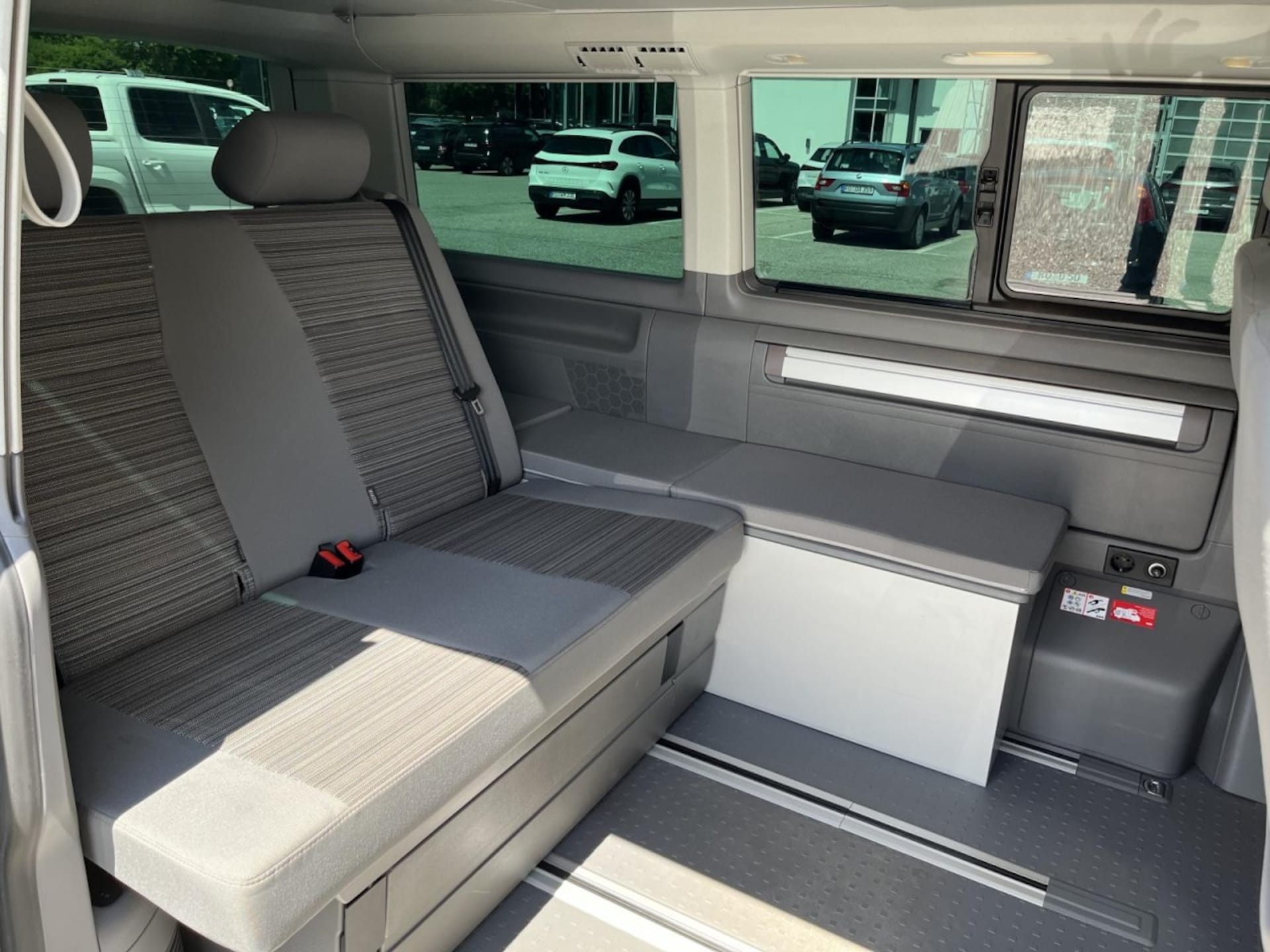 Volkswagen T6.1 California Beach