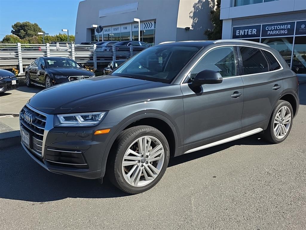 2019 Audi Q5 2.0T quattro S tronic Premium Plus's photo