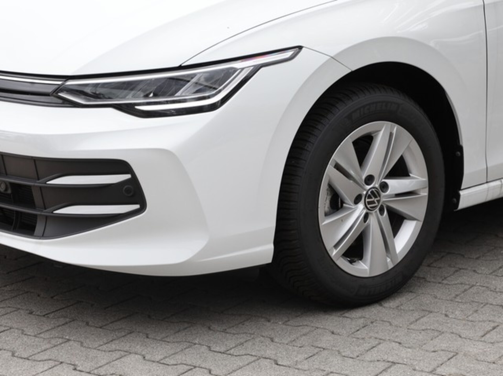 Volkswagen Golf Life