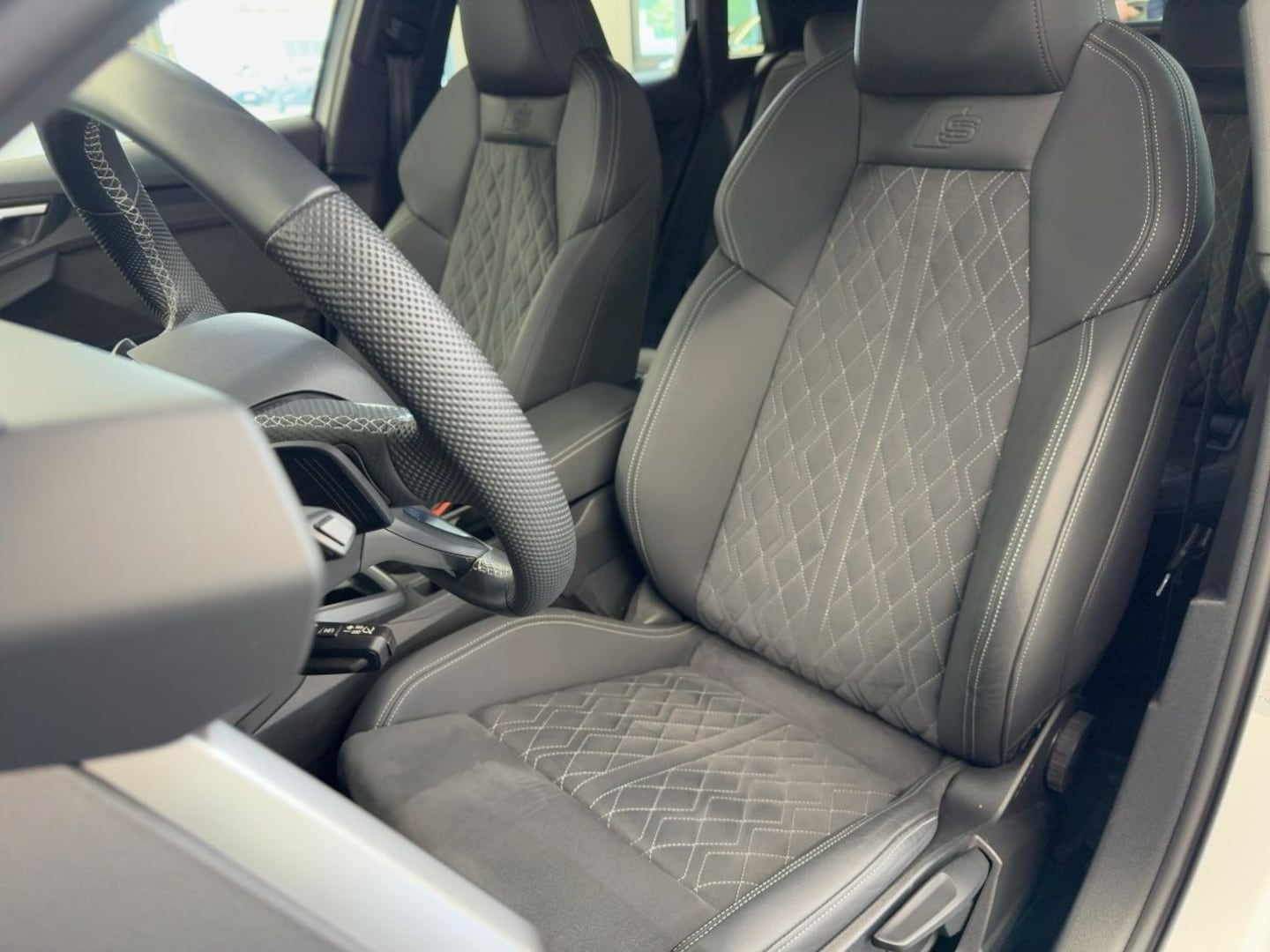 Bild über Audi A3 Sportback S line 35 TFSI S tronic - für weitere Informationen kontaktieren Sie den Audi Partner