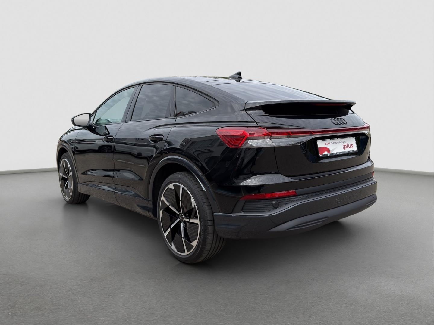 Bild über Audi Q4 Sportback e-tron 50 e-tron quattro - für weitere Informationen kontaktieren Sie den Audi Partner
