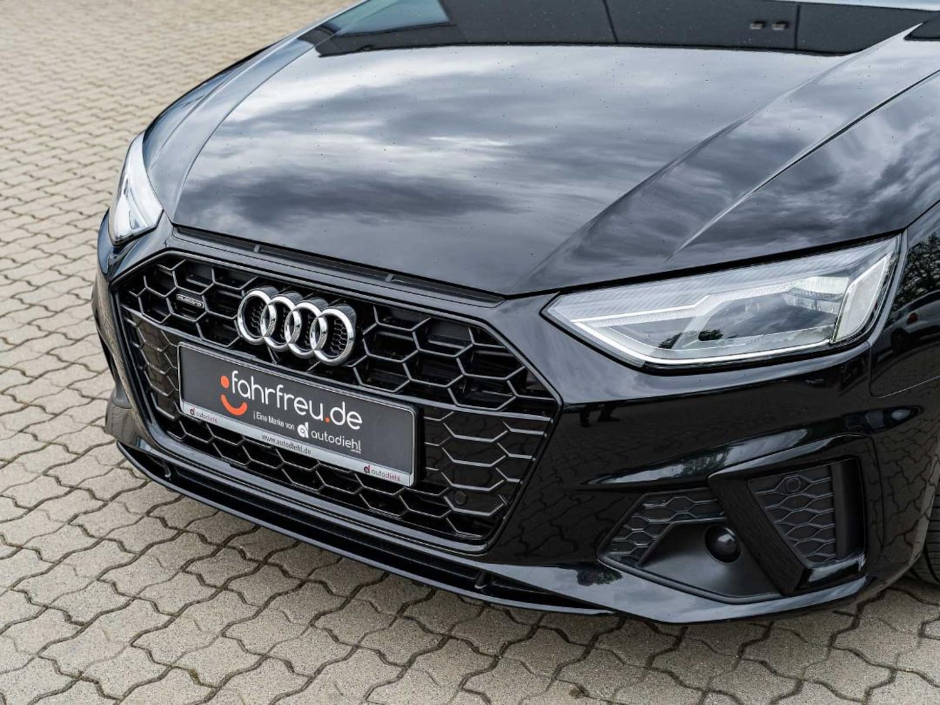 Audi A4 Limousine S line