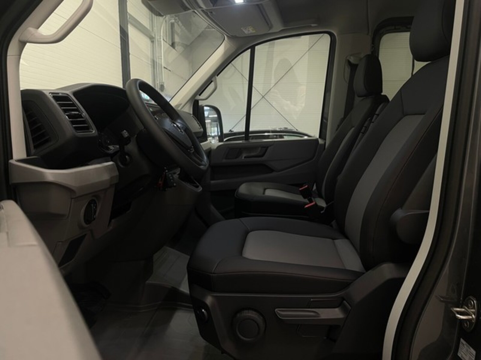 Volkswagen Crafter Kasten mittlerer Radstand – Bild 10