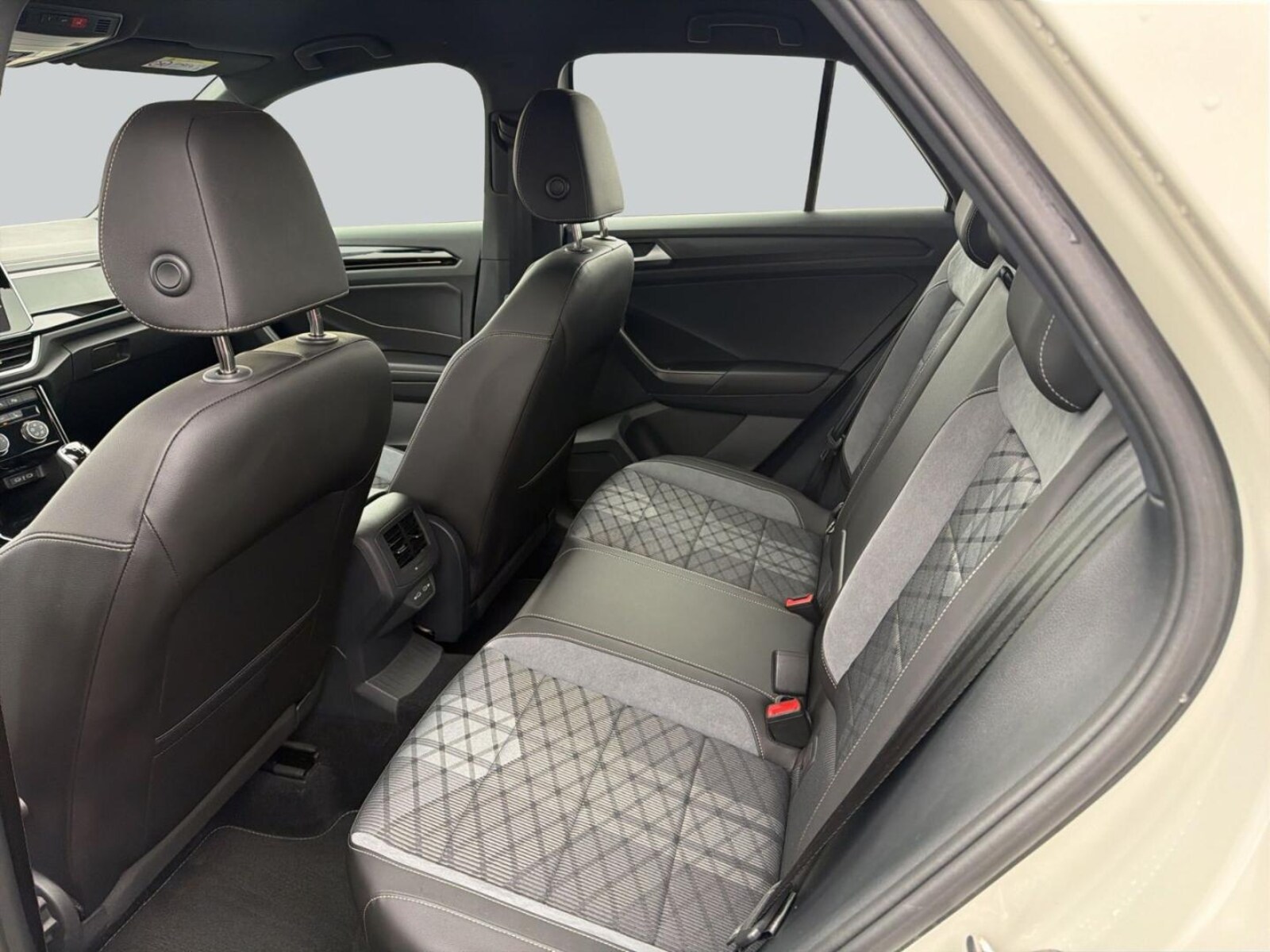 Volkswagen T-Roc – Bild 11