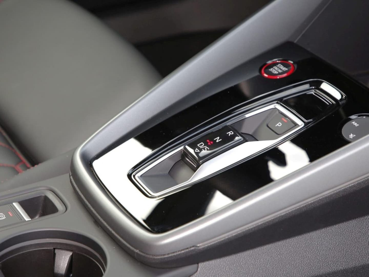 Bild über Audi RS 3 Sportback TFSI quattro 294 kW S tronic - für weitere Informationen kontaktieren Sie den Audi Partner