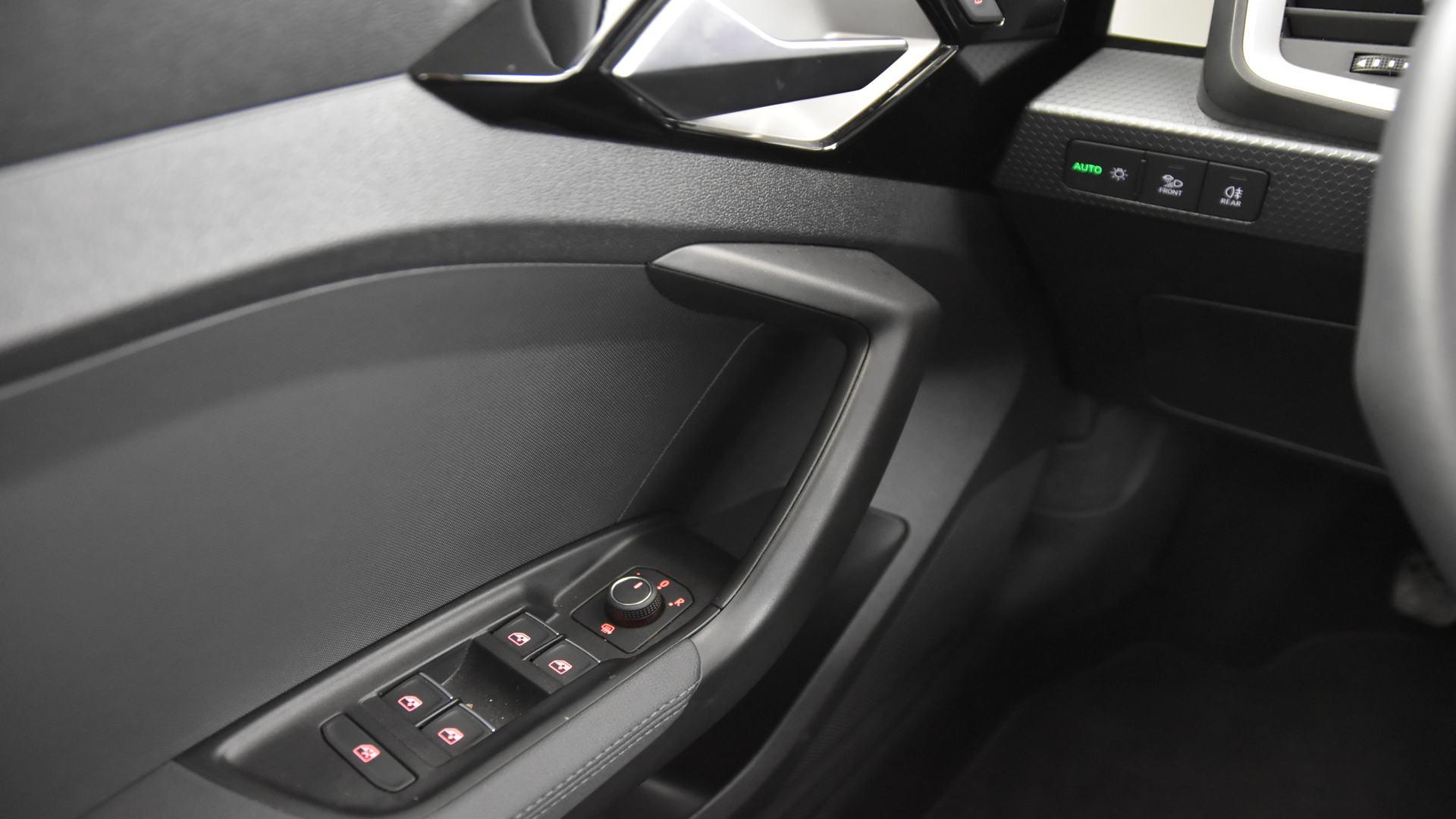 Image about Audi A1 Sportback Adrenalin edition 25 TFSI 70 kW (95 CV) 5 vel.
