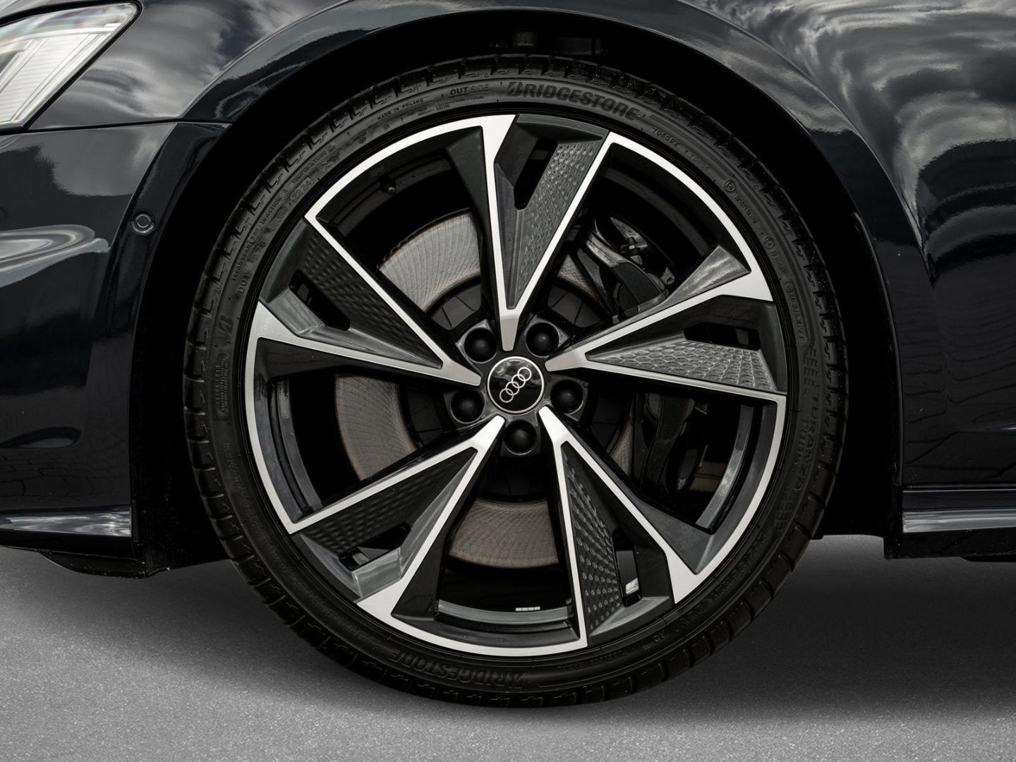 Bild über Audi S6 Avant TDI quattro tiptronic - für weitere Informationen kontaktieren Sie den Audi Partner