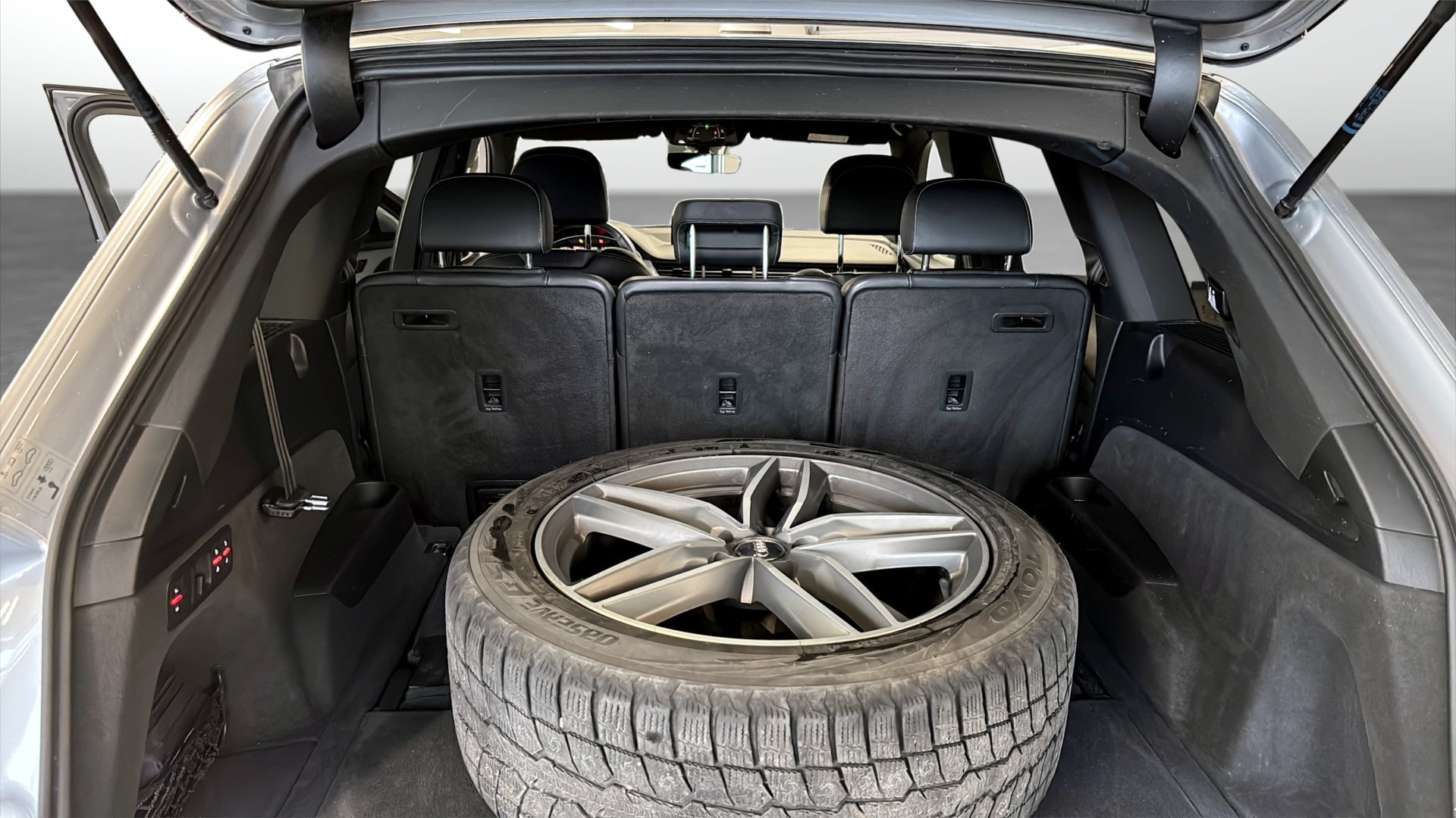 Bild som visar Audi Q7 Q7 3.0 TDI quattro 272 hk tiptronic - för mer information kontakta din Audi Partner