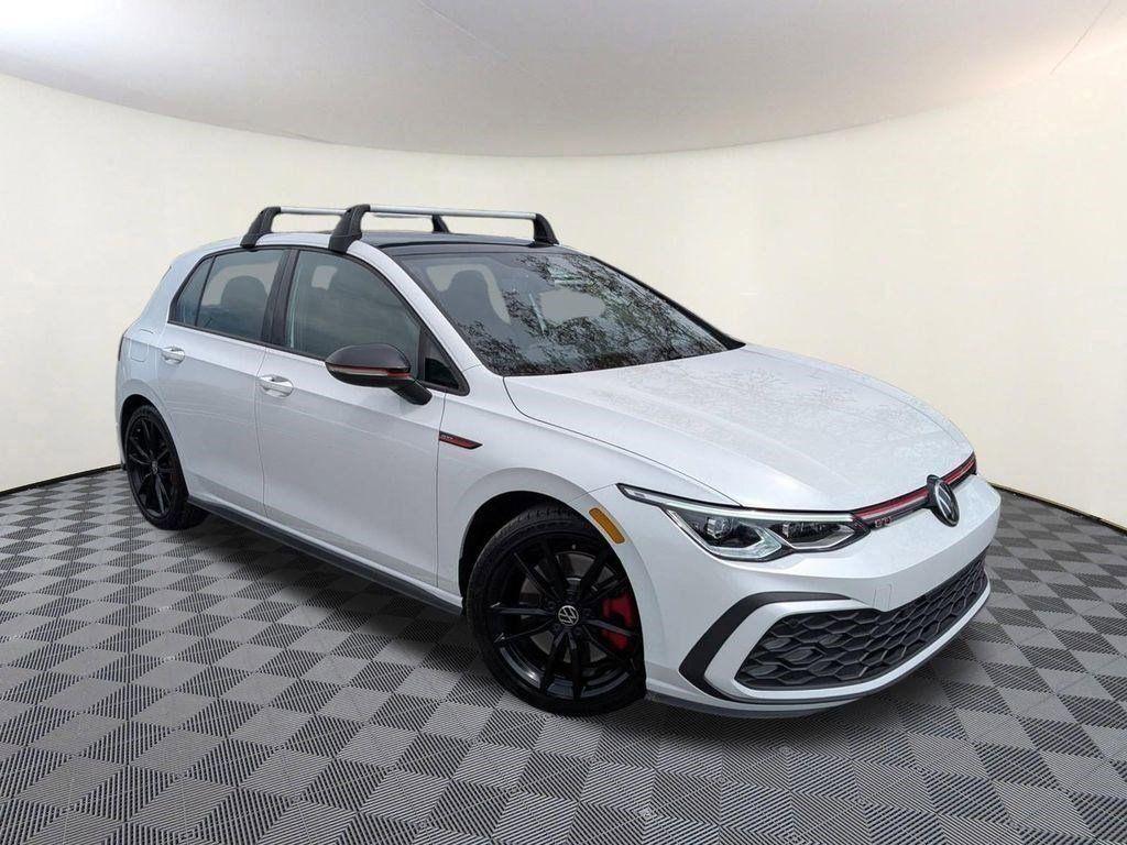 2022 Volkswagen Golf GTI 2.0T SE 4-door's photo