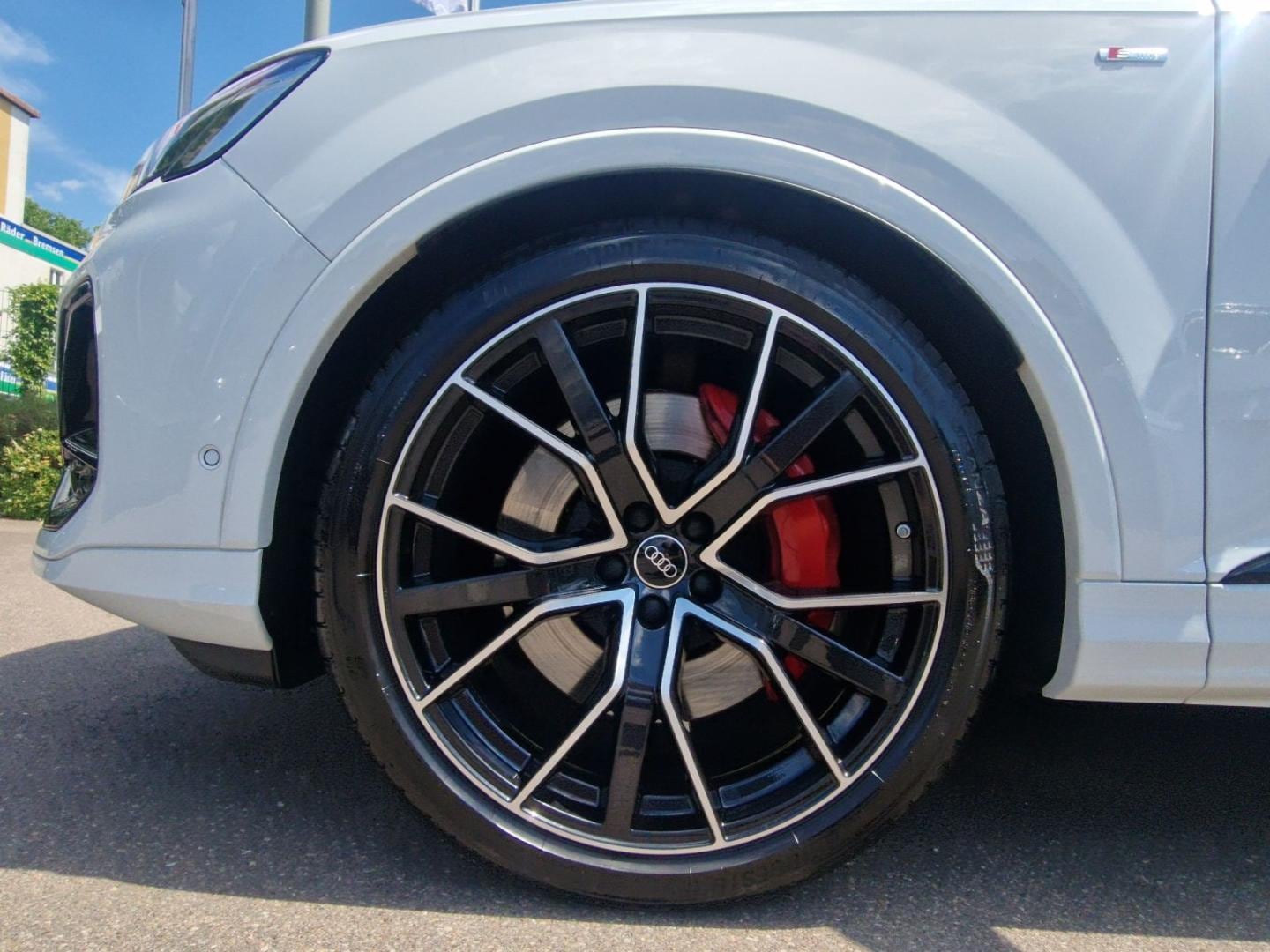 Bild über Audi Q7 SUV TFSI e S line business TFSI e quattro 360 kW tiptronic - für weitere Informationen kontaktieren Sie den Audi Partner
