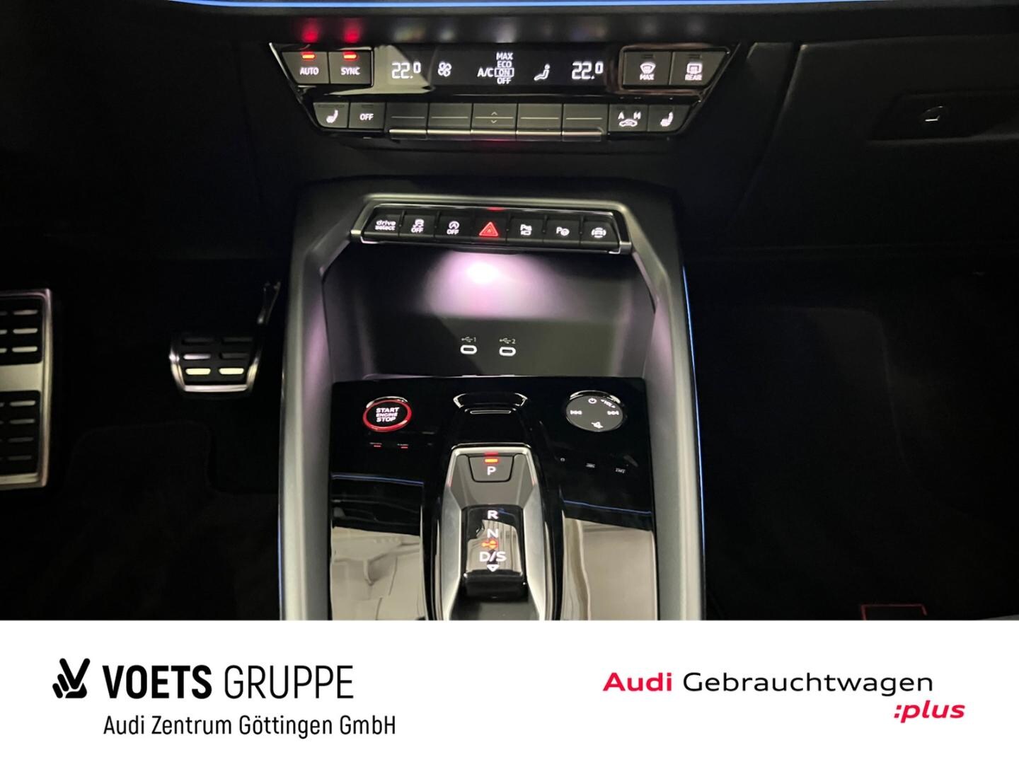 Bild über Audi RS 3 Limousine TFSI quattro 294 kW S tronic - für weitere Informationen kontaktieren Sie den Audi Partner