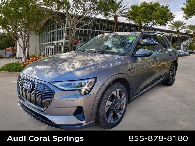 2021 Audi e-tron Premium's photo