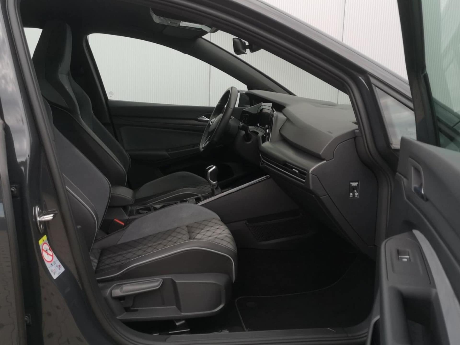 Volkswagen Golf R-Line