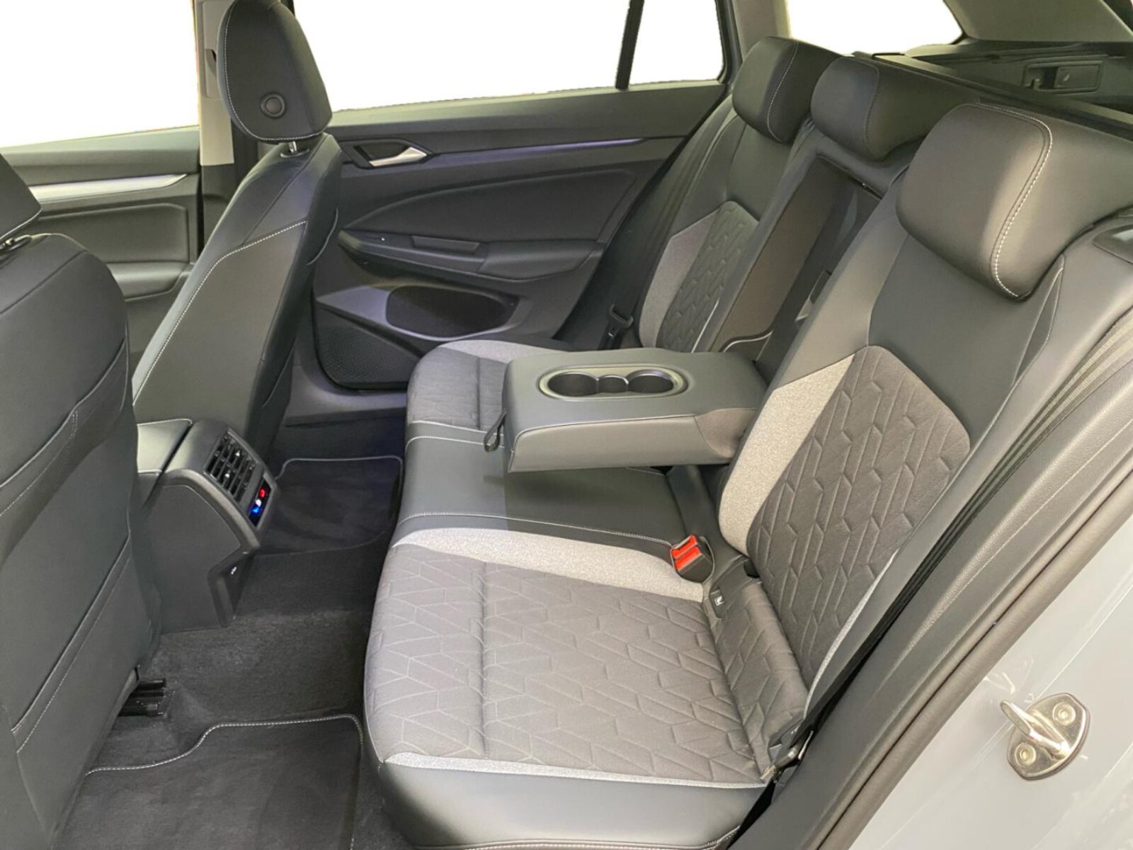 Volkswagen Golf Variant – Bild 10