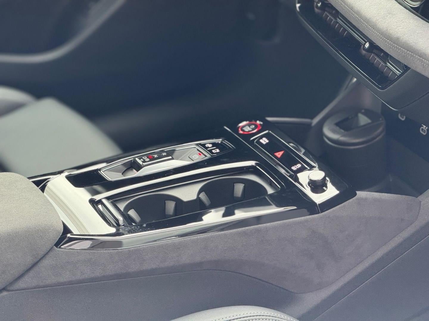 Bild über Audi A6 Avant e-tron S line business e-tron performance 270 kW - für weitere Informationen kontaktieren Sie den Audi Partner