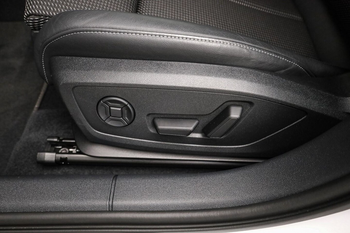 Bild über Audi S3 Sportback TFSI quattro S tronic - für weitere Informationen kontaktieren Sie den Audi Partner