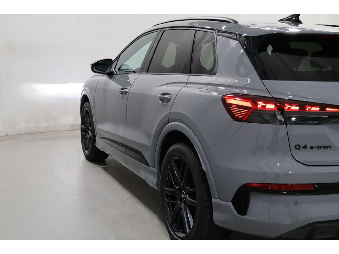 Bild über Audi Q4 SUV e-tron e-tron quattro performance 250 kW - für weitere Informationen kontaktieren Sie den Audi Partner