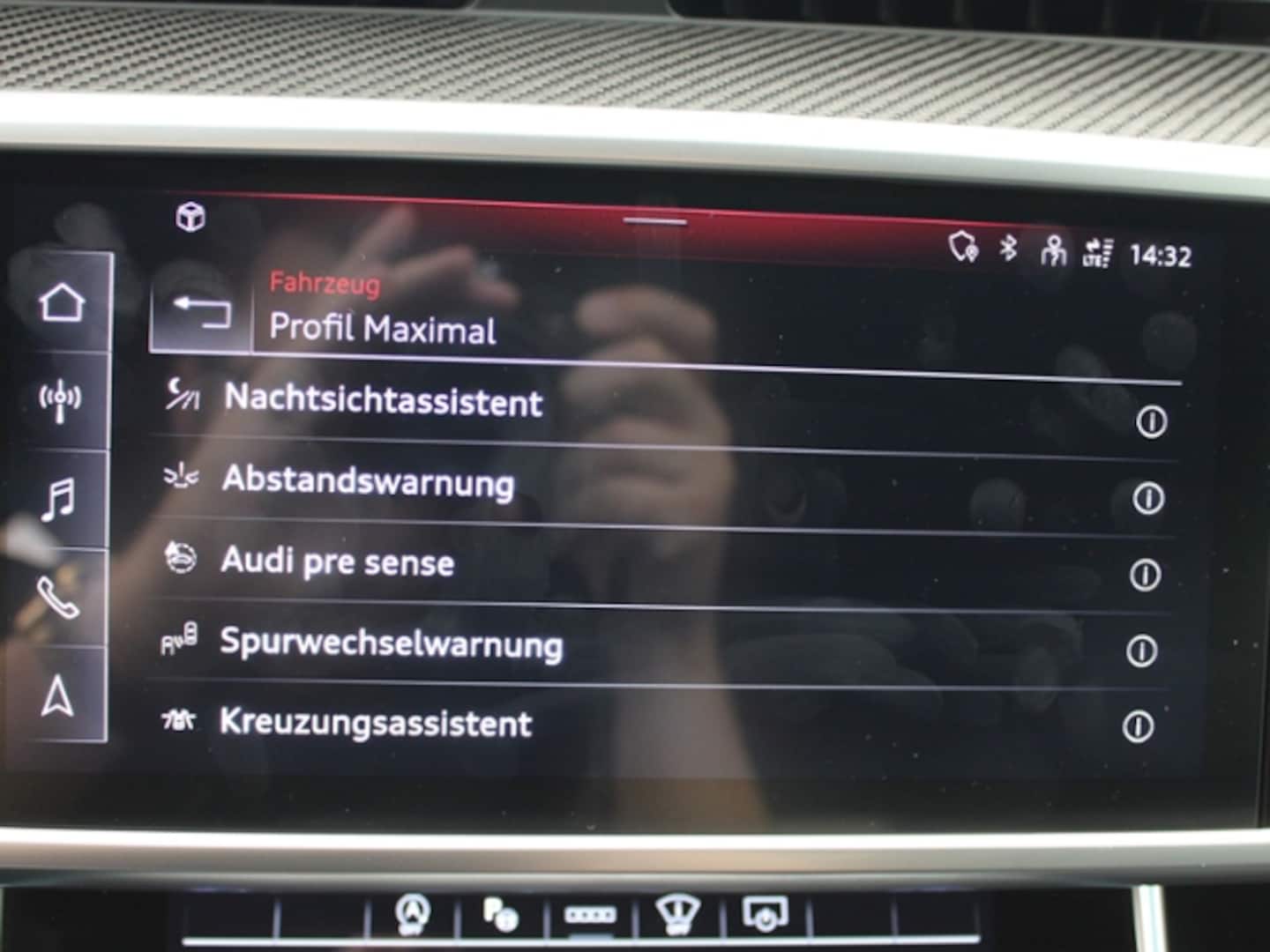 Bild über Audi RS 6 Avant performance TFSI quattro tiptronic - für weitere Informationen kontaktieren Sie den Audi Partner
