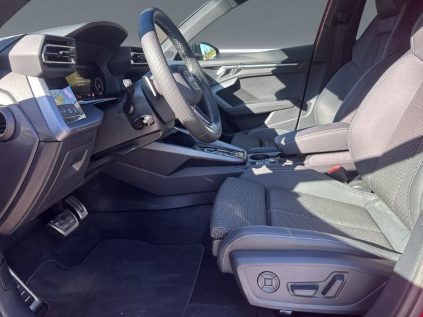 Bild über Audi A3 Limousine TDI S tronic - für weitere Informationen kontaktieren Sie den Audi Partner