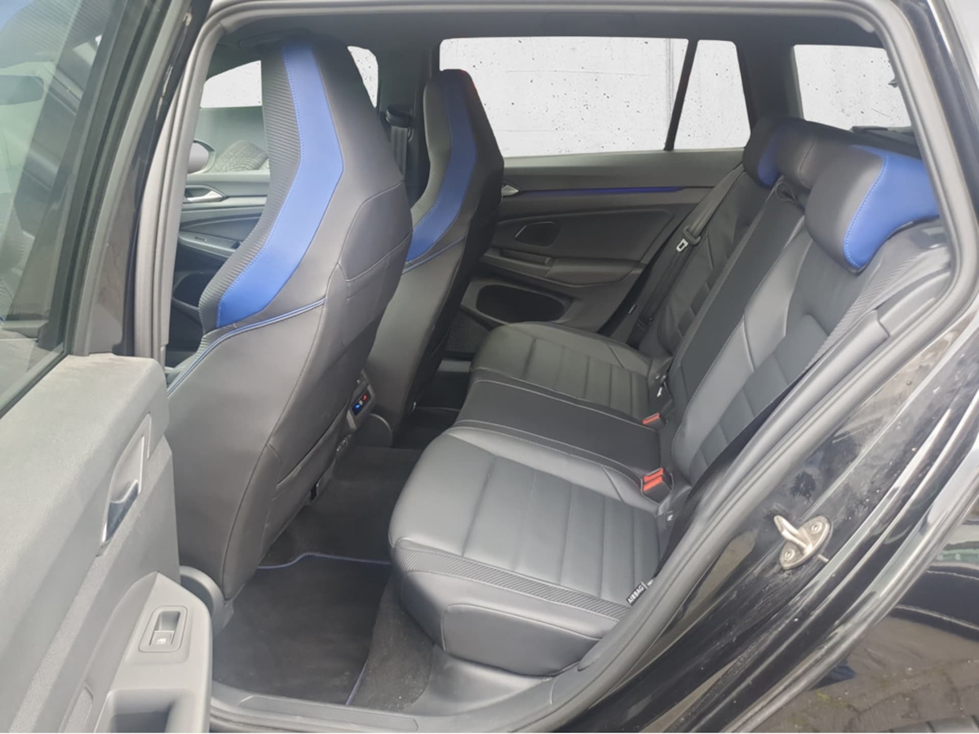 Volkswagen Golf Variant R