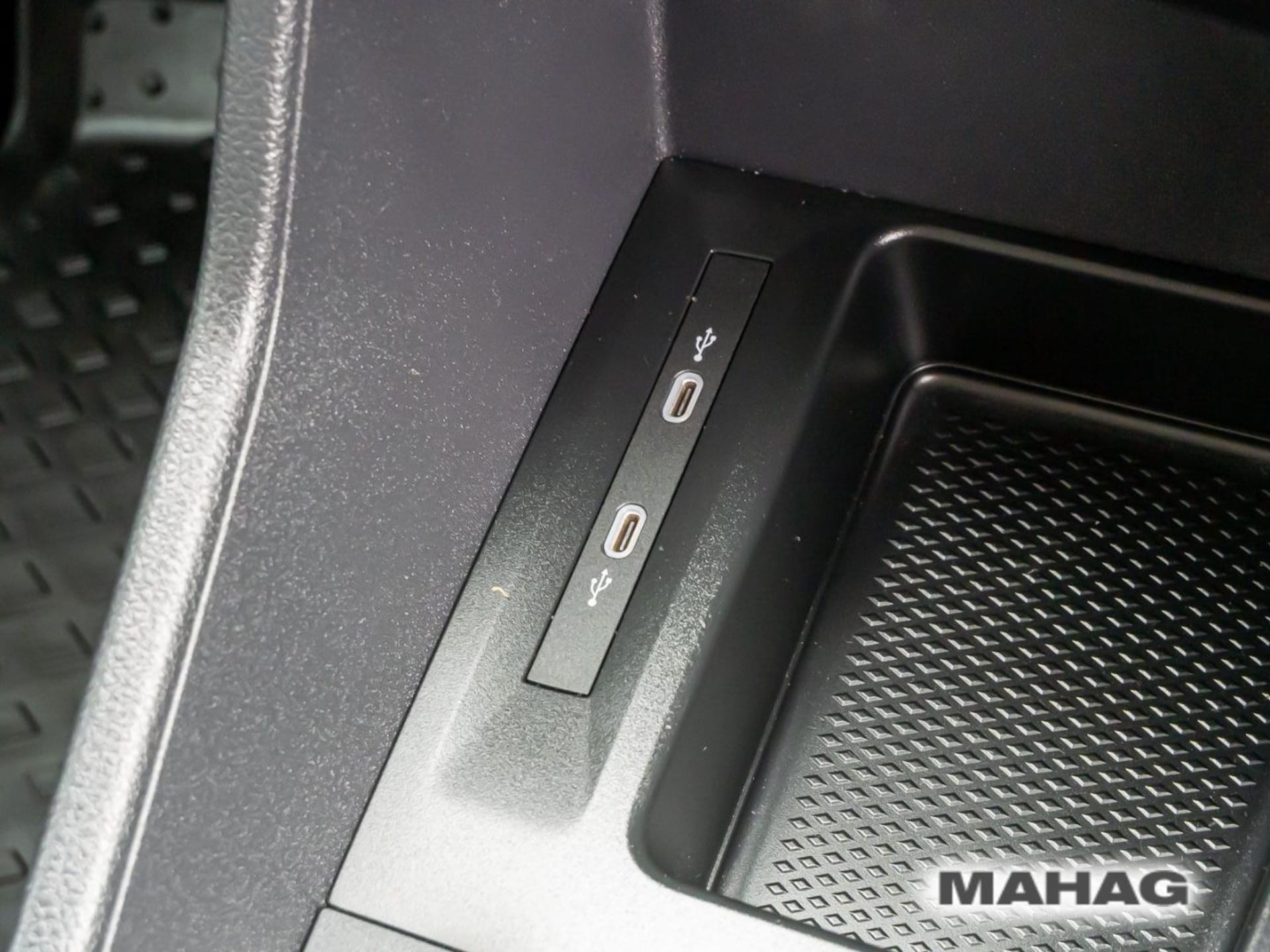 Volkswagen Caddy Basis-Modell
