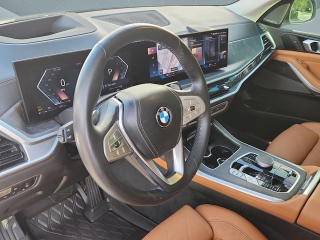 2023 BMW X7