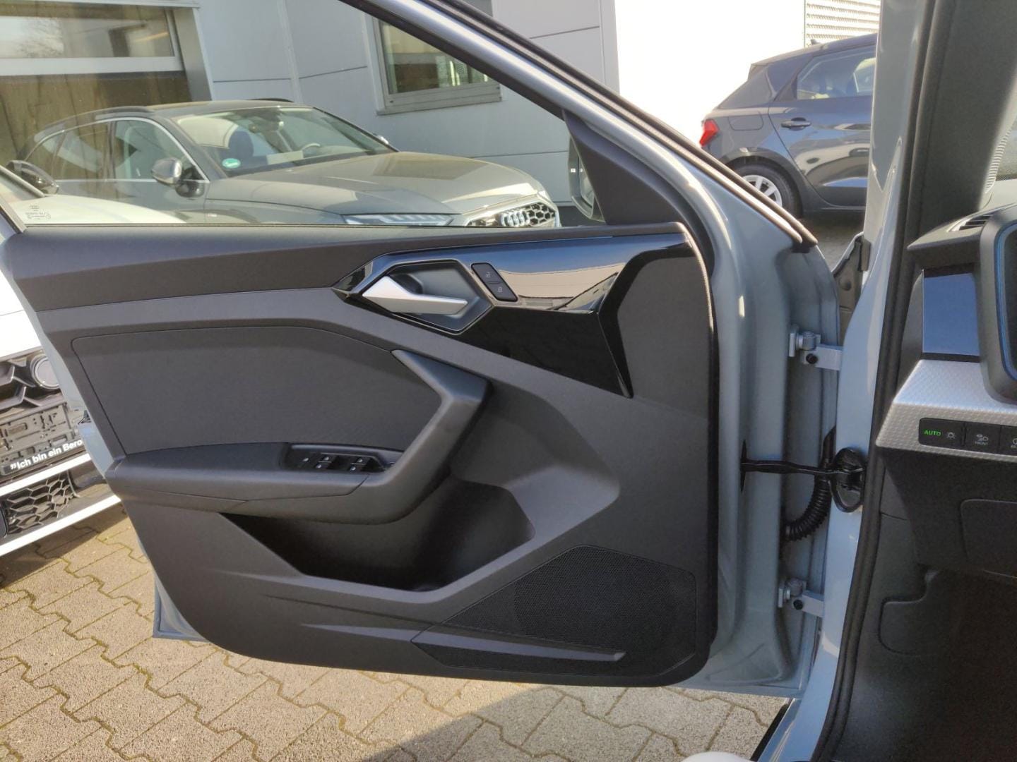 Bild über Audi A1 allstreet 35 TFSI S tronic - für weitere Informationen kontaktieren Sie den Audi Partner