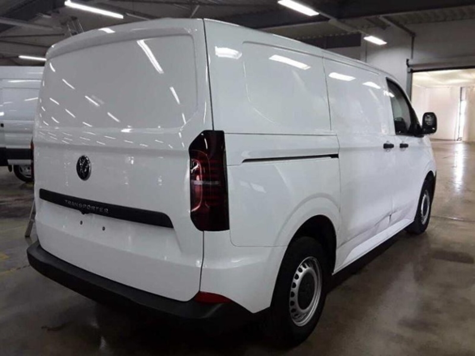 Volkswagen Transporter Kasten kurzer Radstand – Bild 4