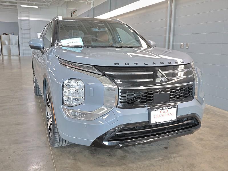 2025 Mitsubishi Outlander SEL S-AWC's photo