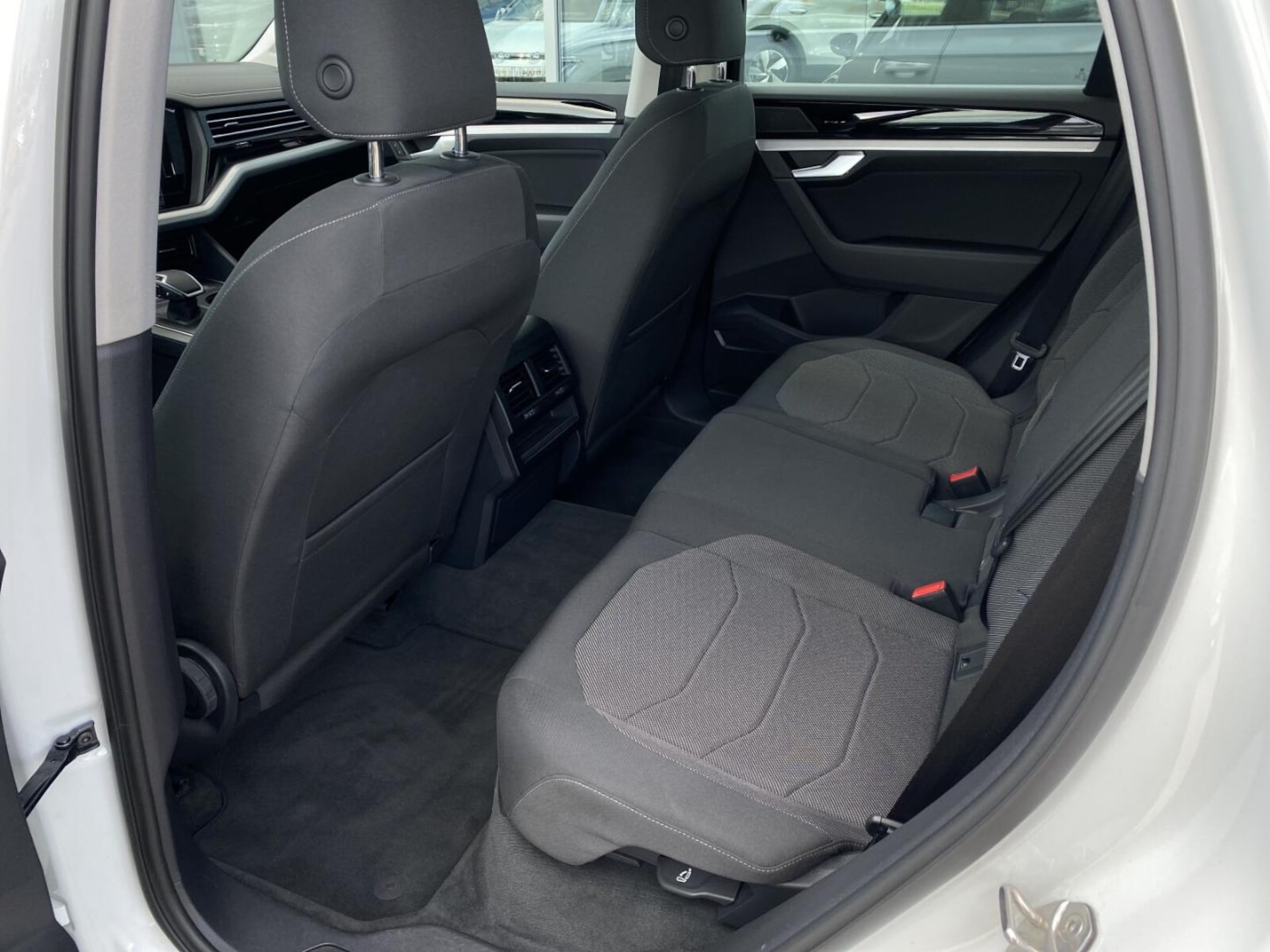 Volkswagen Touareg Model bazowy