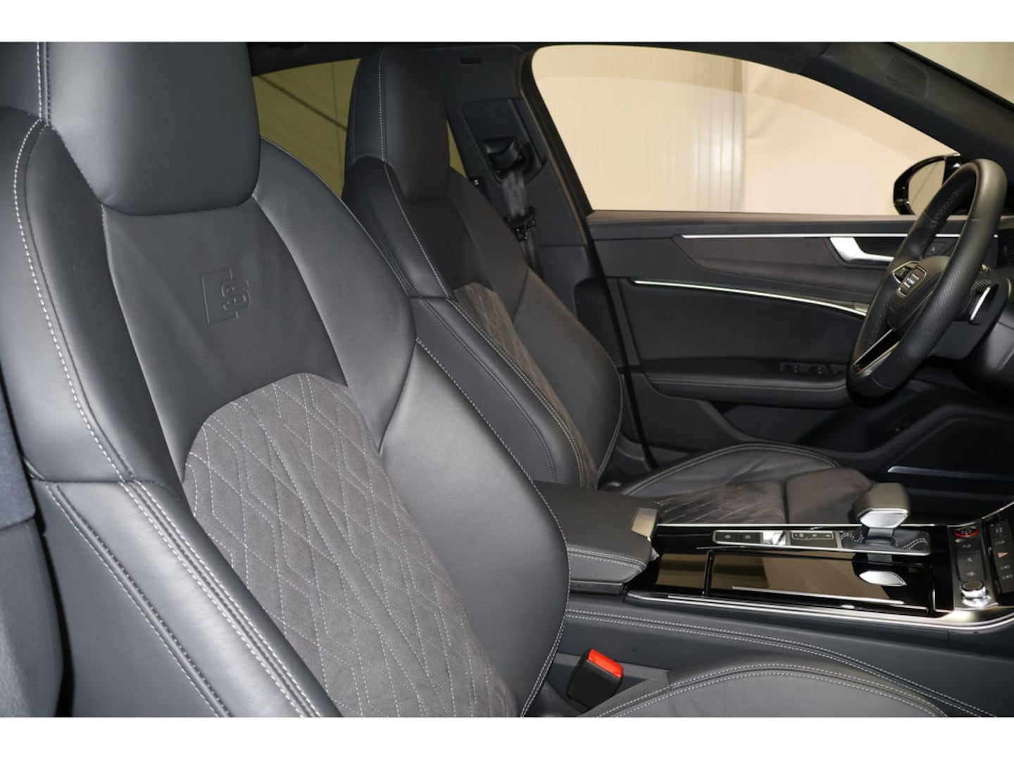 Bild über Audi S6 Limousine TDI quattro tiptronic - für weitere Informationen kontaktieren Sie den Audi Partner