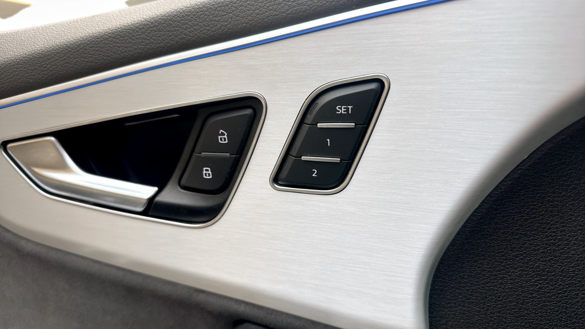 Bild som visar Audi Q7 TFSI e Q7 60 TFSI e quattro S line 456 hk tiptronic - för mer information kontakta din Audi Partner