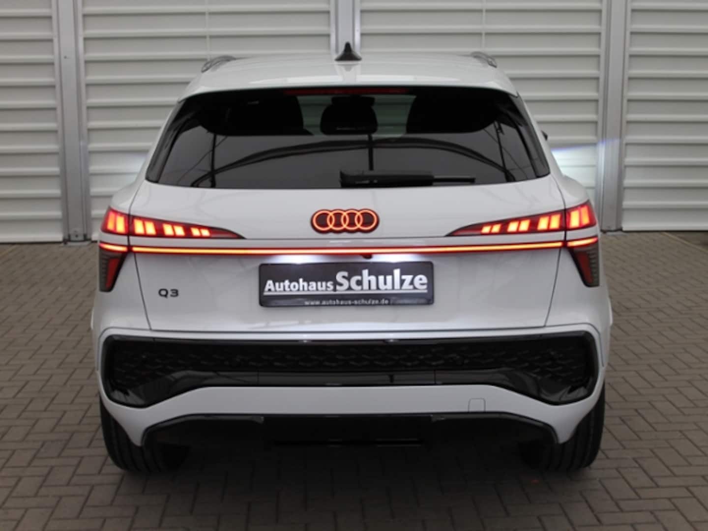 Bild über Audi Q3 SUV TFSI 110 kW S tronic - für weitere Informationen kontaktieren Sie den Audi Partner