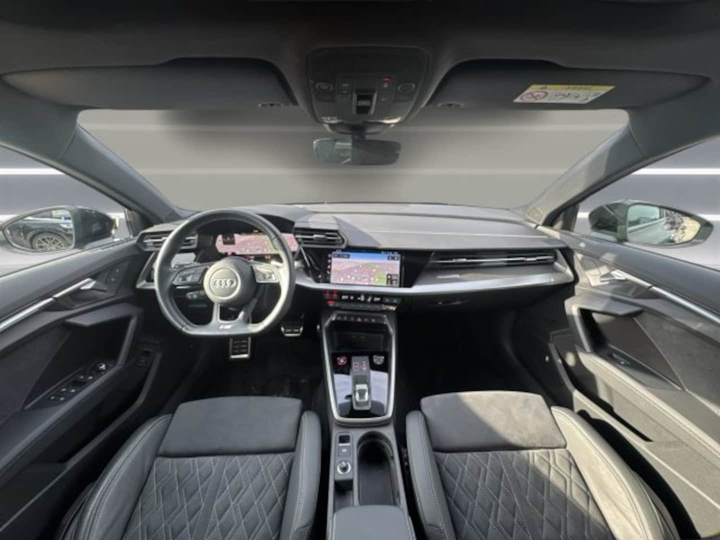 Bild über Audi S3 Limousine TFSI quattro S tronic - für weitere Informationen kontaktieren Sie den Audi Partner