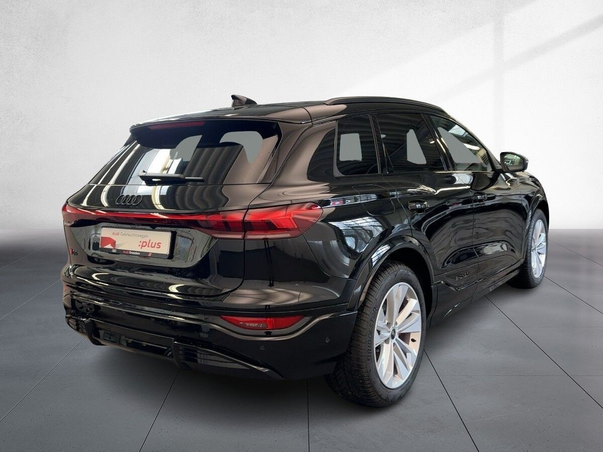 Image about Audi Q6 SUV e-tron e-tron quattro