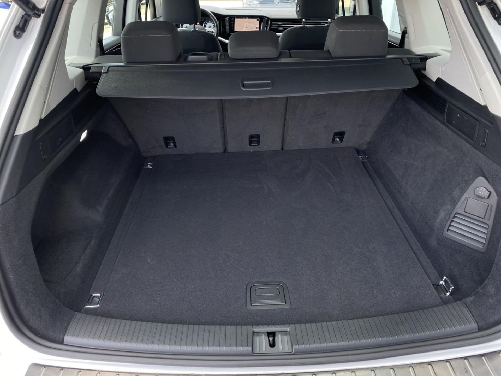 Volkswagen Touareg Model bazowy