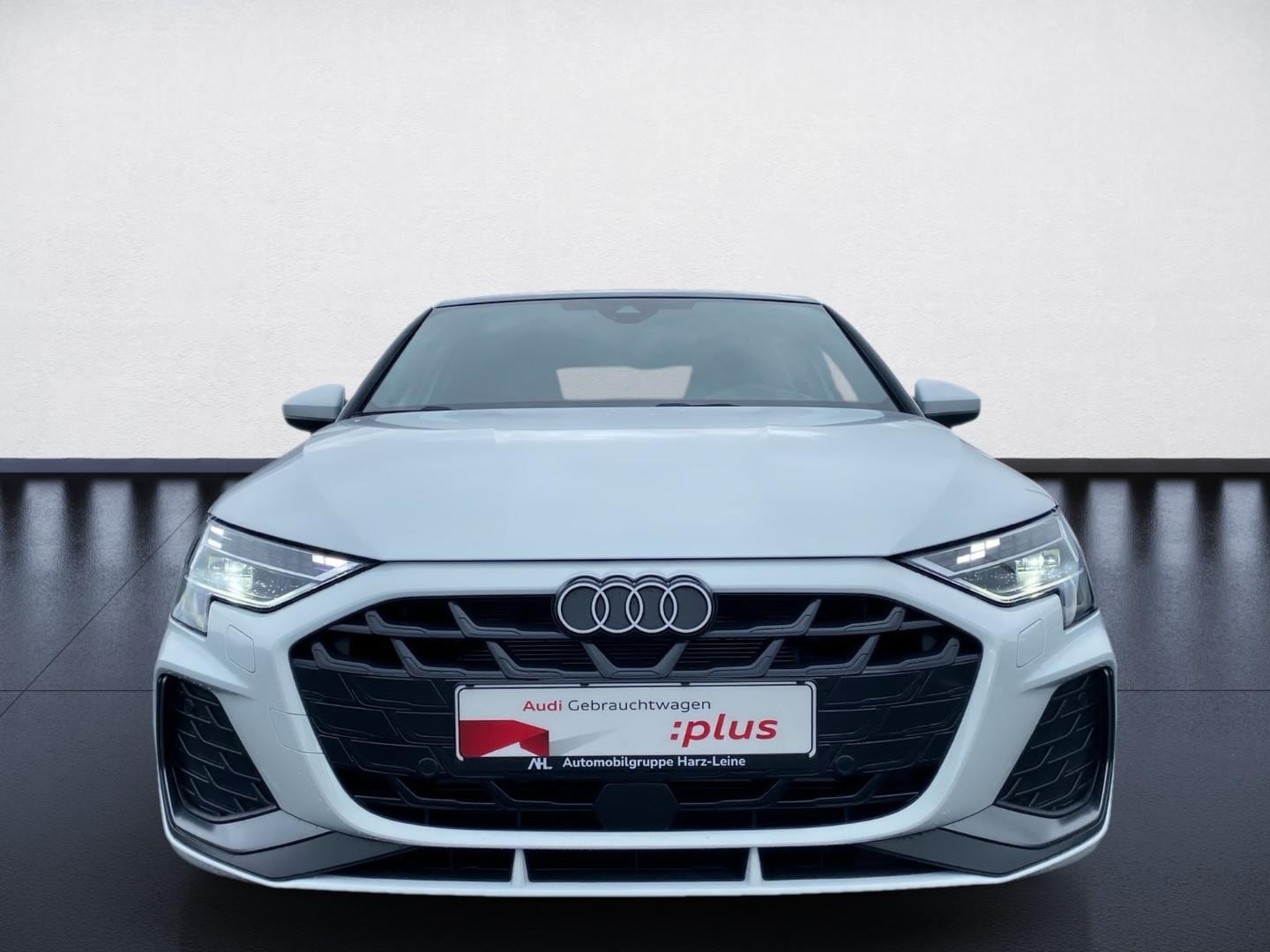 Bild über Audi A3 Sportback S line 30 TFSI S tronic - für weitere Informationen kontaktieren Sie den Audi Partner